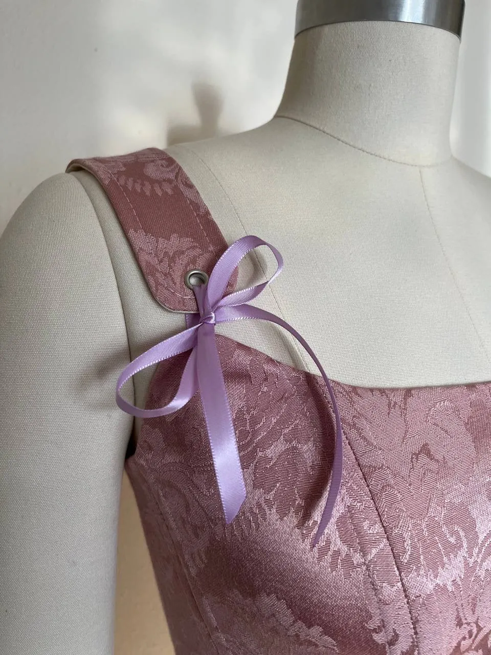 Pink corset with shoulder straps, size M-L
